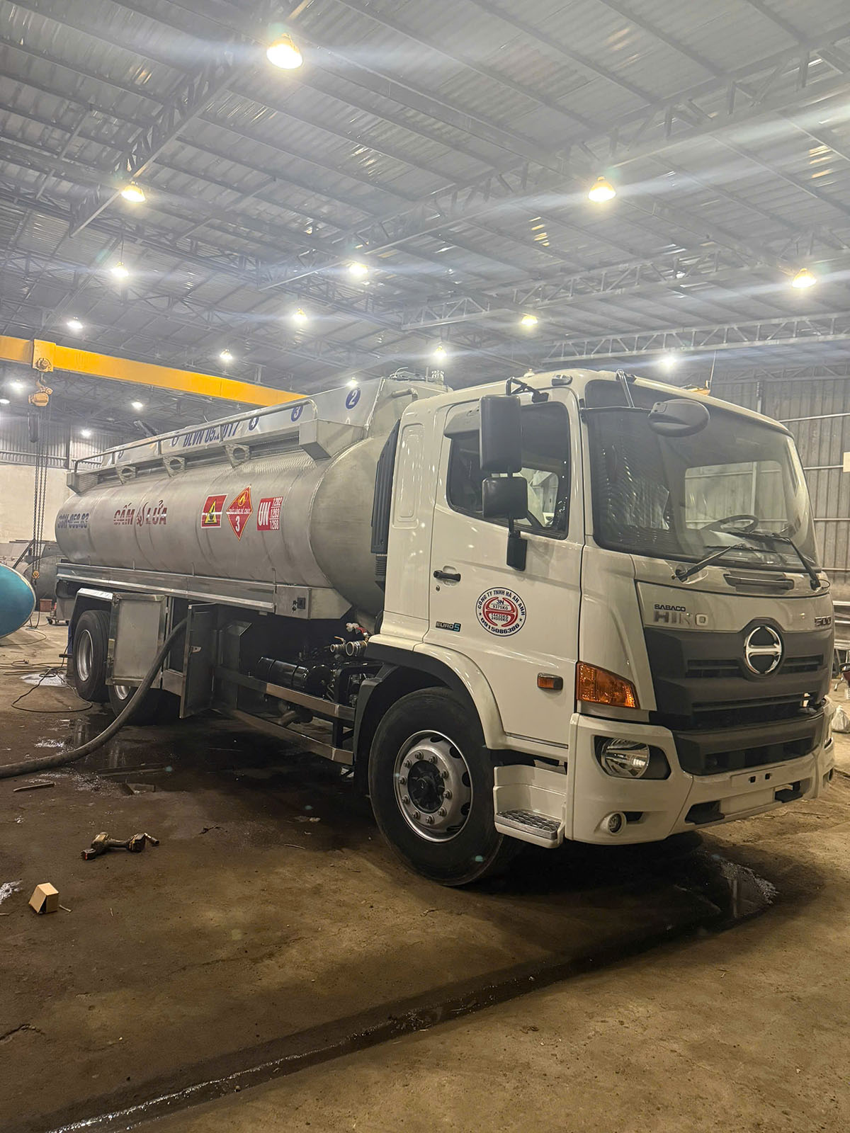 HINO FL8JT8A CHỞ 20 KHỐI XĂNG HINO FL8JT8A CHỞ 20 KHỐI XĂNG