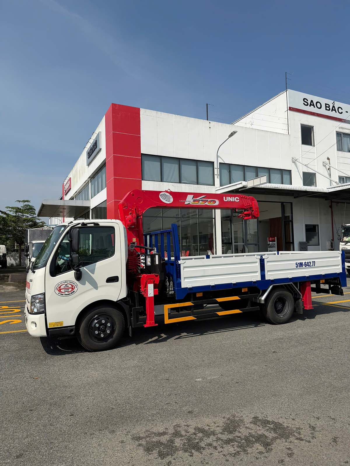 HINO XZU720L GẮN CẨU UNIC 375 HINO XZU720L GẮN CẨU UNIC 375