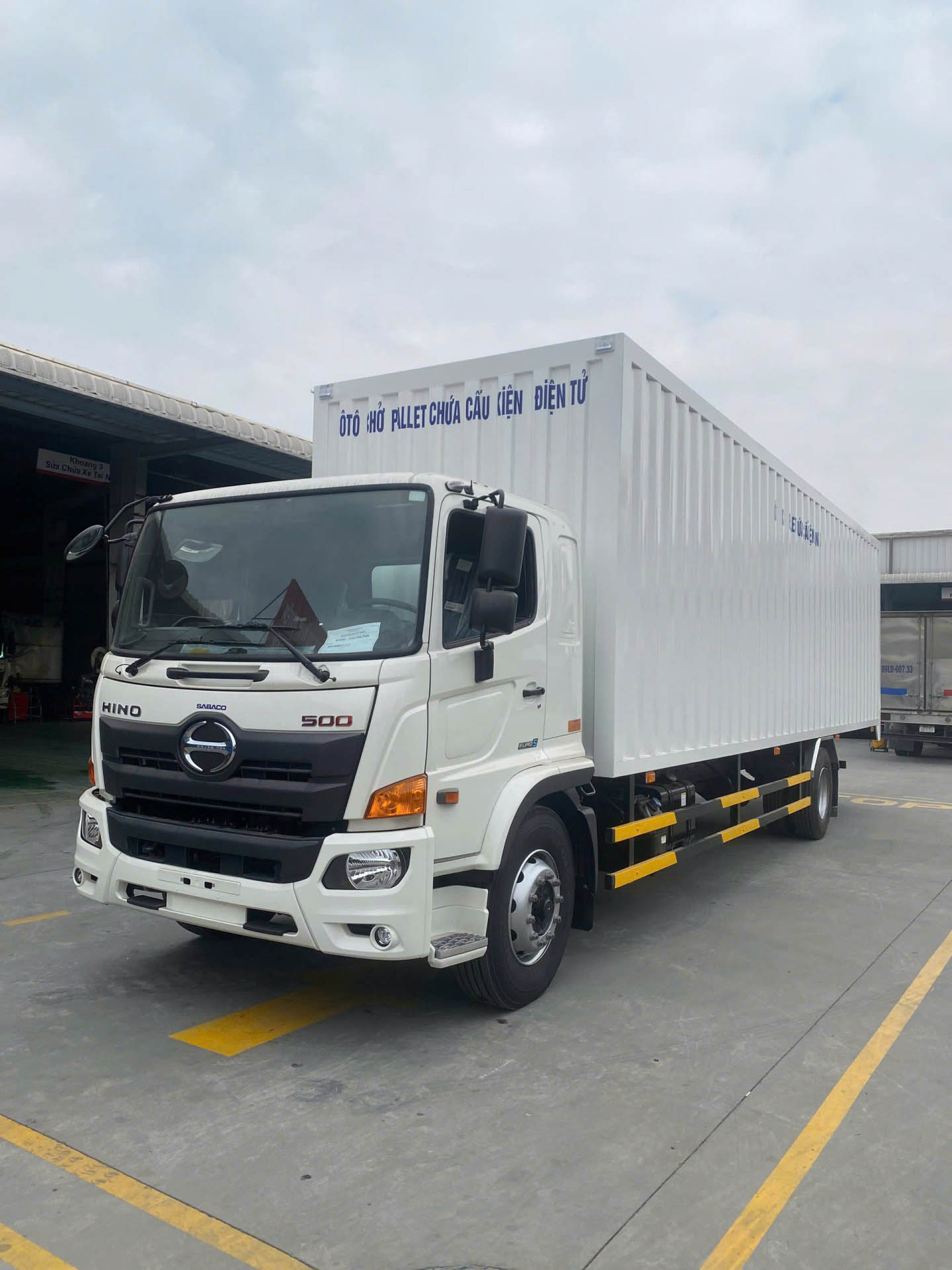 Xe tải Hino Series 500 FG - Thùng Container Xe tải Hino Series 500 FG - Thùng Container